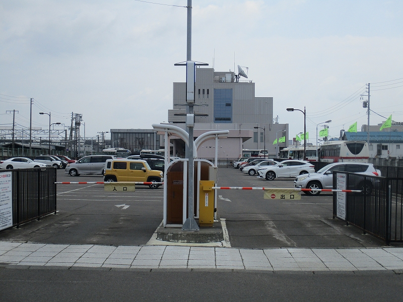 コミュニティ西駐車場